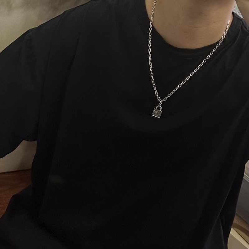 chr1st1an D10r necklaces